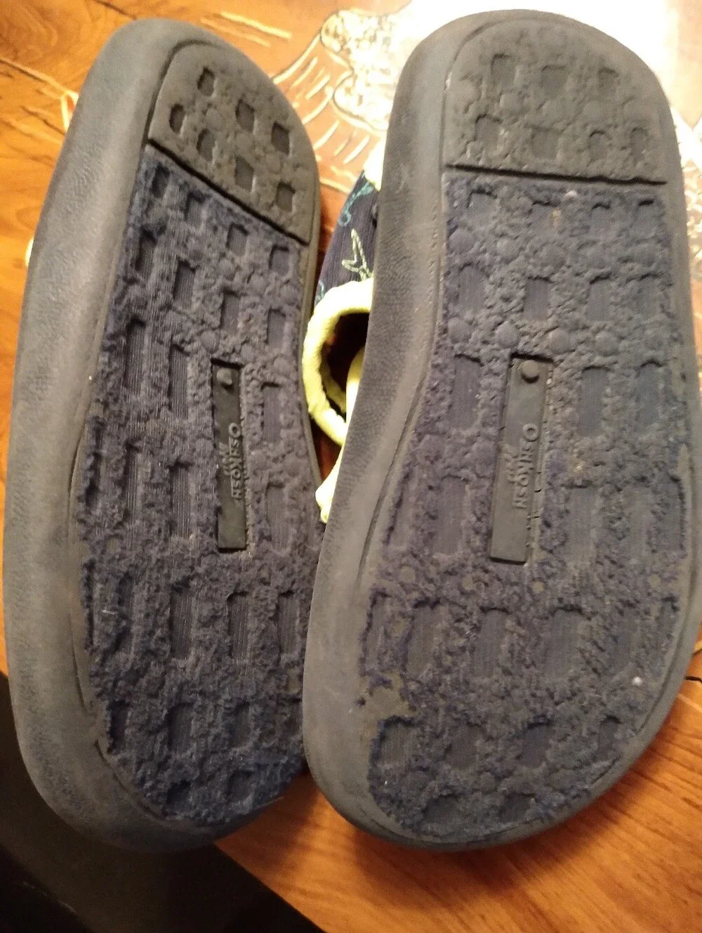 Toddler Washable Shark Theme Swim Shoes, Velcro Hook&Loop Closure Sz 7M OshKosh